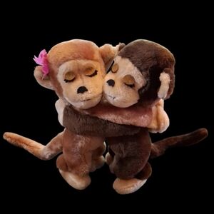Vintahe R Dankin Co Plush Monkey Hugging Set Boy And Girl Holding Hans From 1975